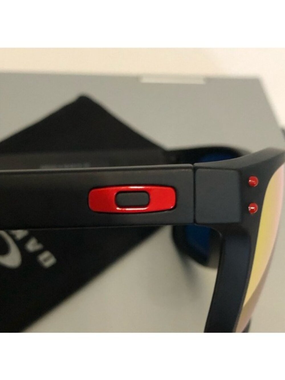 POLARIZED OAKLEY Holbrook Red Reflective Lenses 9102 - Picture 4 of 12